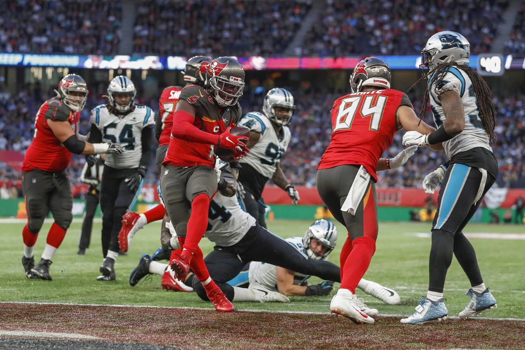 Dare Ogunbowale - Panthers Buccaneers - London (copy)